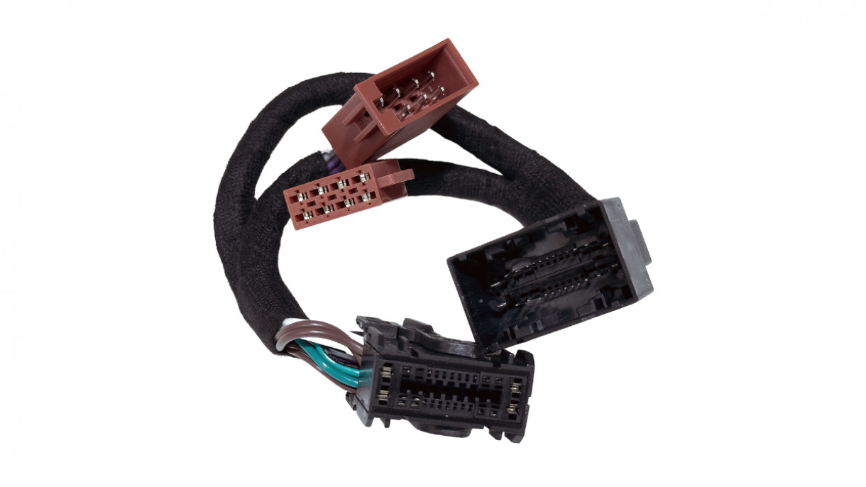 Connection CN ISO T-HMB02 Mercedes ISO T-johtosarja